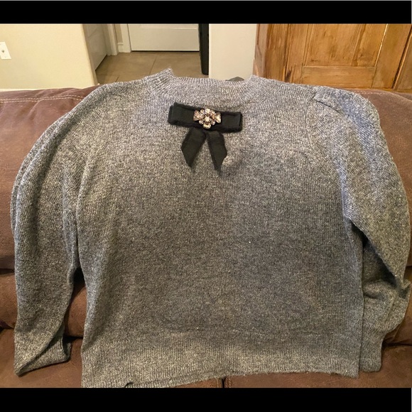 Cece Sweater With Jeweled Bow Detail 